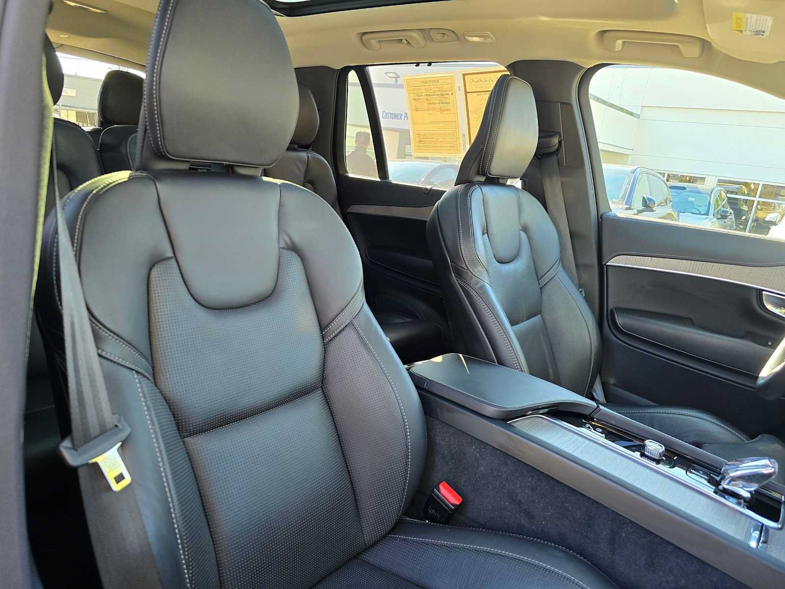 Used 2024 Volvo XC90 T8 Ultimate w/ Protection Package Premier AWD/4WD image 11