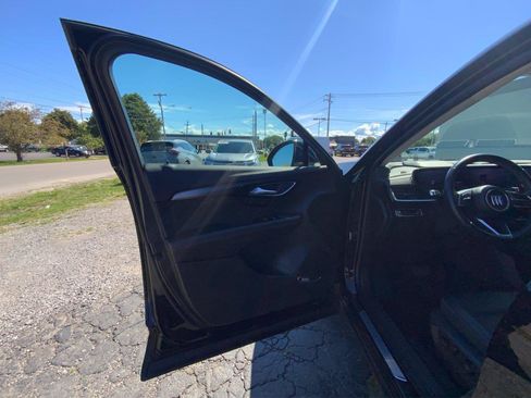 Used 2024 Buick Envision Preferred AWD/4WD image 19