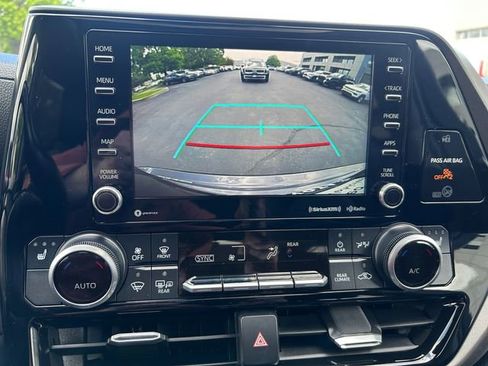 Certified 2020 Toyota Highlander XLE image 22