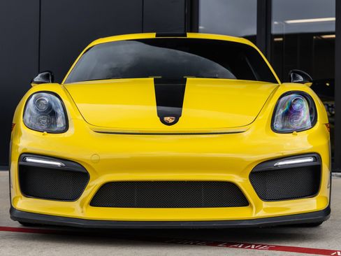 Certified 2016 Porsche Cayman GT4 RWD image 8