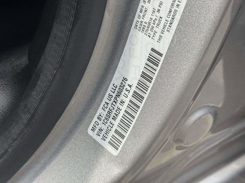 Used 2023 RAM 1500 Laramie AWD/4WD image 31
