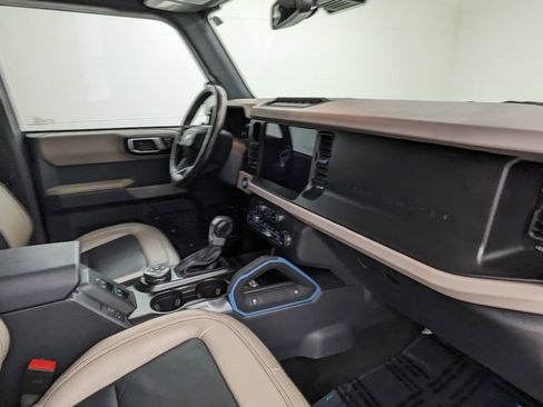 Certified 2023 Ford Bronco Wildtrak AWD/4WD image 39
