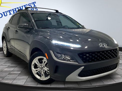 Used 2023 Hyundai Kona SEL AWD/4WD image 3