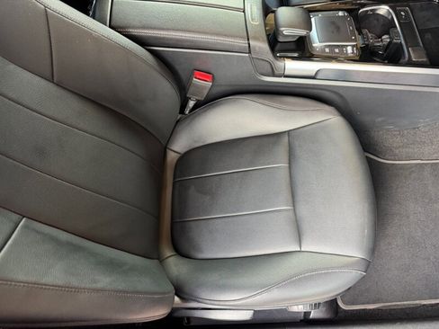 Used 2022 Mercedes-Benz GLB 250 4MATIC w/ Premium Package Lite image 40