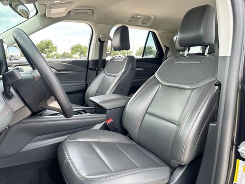 Used 2025 Ford Explorer Active w/ Active Comfort Package RWD image 11