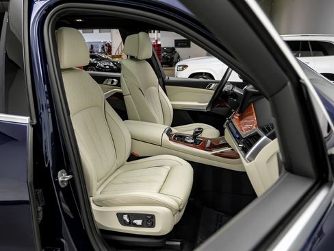 Used 2024 BMW ALPINA XB7 AWD/4WD image 33