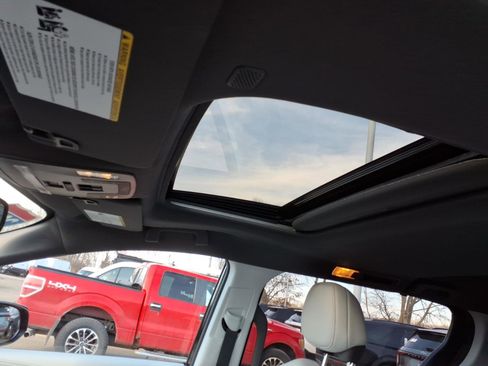 Used 2022 Toyota Sienna XSE image 13