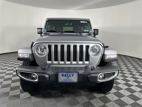 Used 2018 Jeep Wrangler Unlimited Sahara image 15