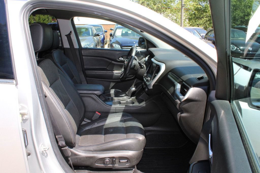 Used 2018 GMC Acadia SLT w/ LPO, Floor Liner Package FWD image 31