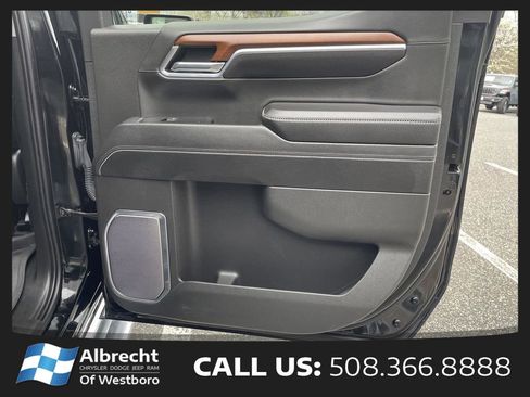 Used 2023 GMC Sierra 1500 Denali w/ Technology Package AWD/4WD image 17
