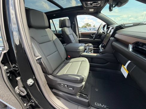 New 2026 GMC Yukon Denali w/ Advanced Technology Package AWD/4WD image 22