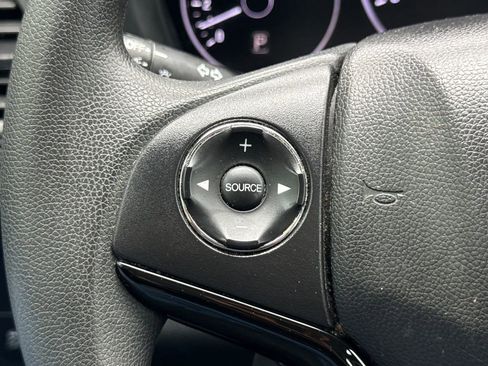 Used 2022 Honda HR-V LX image 28