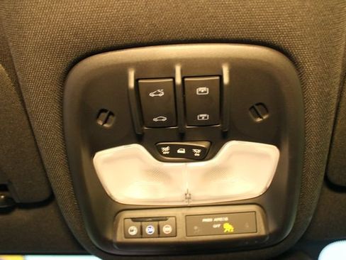 Used 2025 Chevrolet TrailBlazer ACTIV w/ Convenience Package AWD/4WD image 28