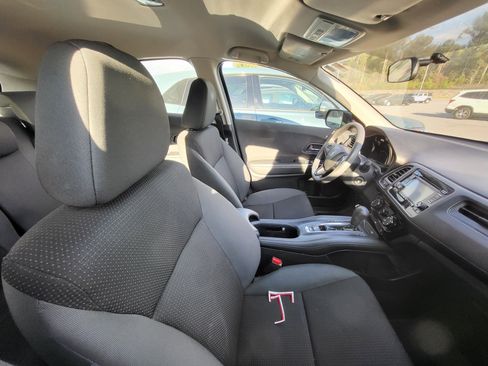 Used 2021 Honda HR-V LX image 8