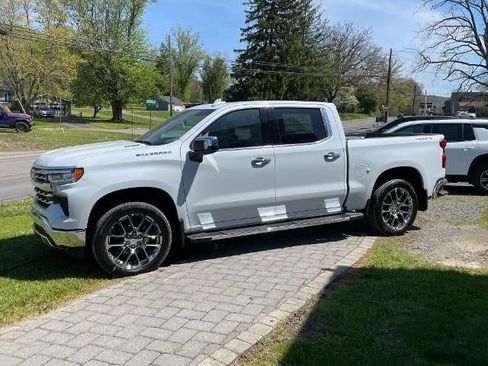New 2026 Chevrolet Silverado 1500 LTZ w/ LTZ Premium Package AWD/4WD image 16