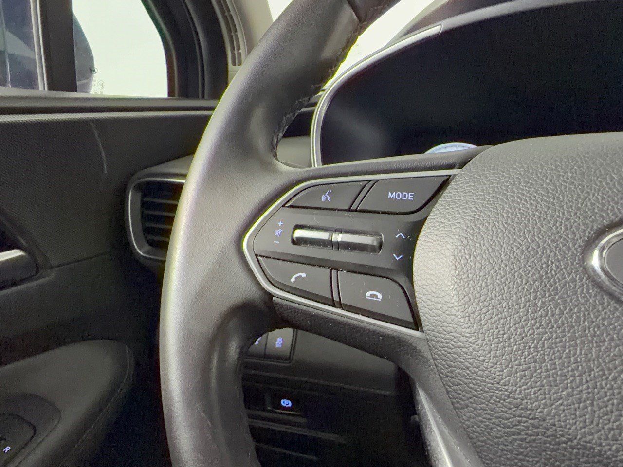 Used 2023 Hyundai Santa Fe SEL w/ Premium Package FWD image 18