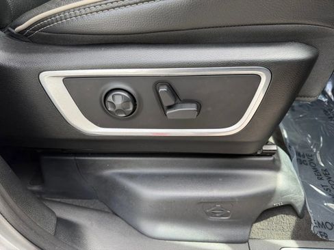Used 2019 RAM 1500 Laramie AWD/4WD image 36