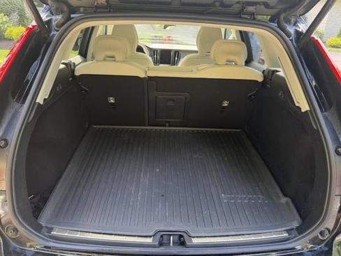 Used 2024 Volvo XC60 B5 Plus w/ Protection Package Premier AWD/4WD image 3