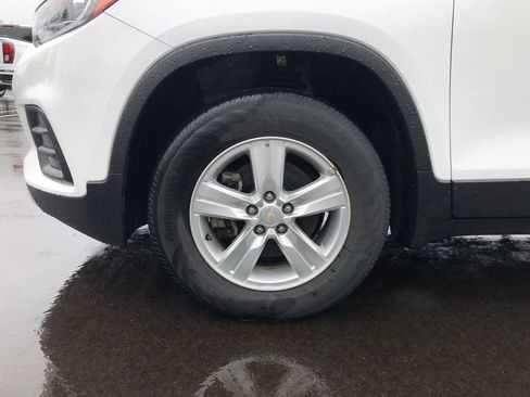 Used 2022 Chevrolet Trax LT w/ LT Convenience Package image 10