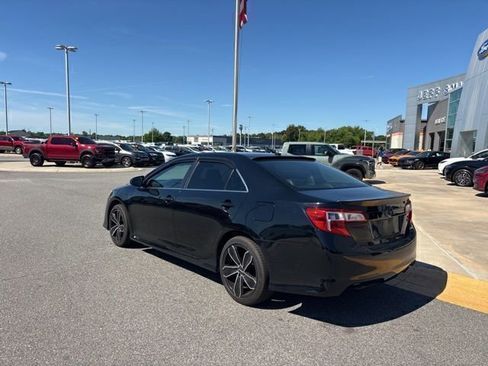 Used 2013 Toyota Camry SE FWD image 3