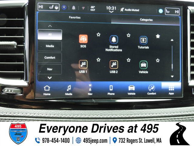 Used 2025 Chrysler Pacifica Limited FWD image 29