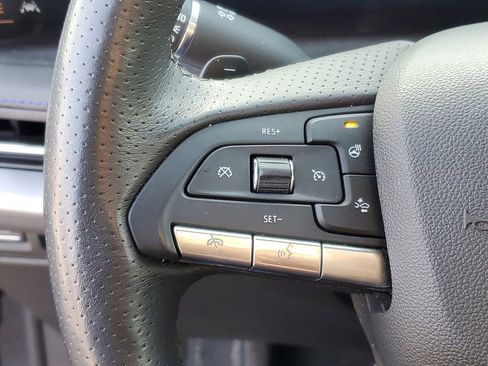 Used 2024 Cadillac XT4 Sport image 15