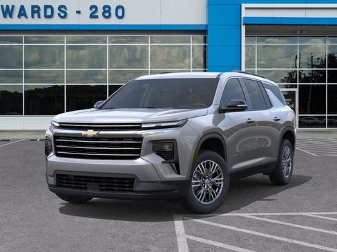 New 2026 Chevrolet Traverse LT w/ Driver Confidence Package FWD image 6