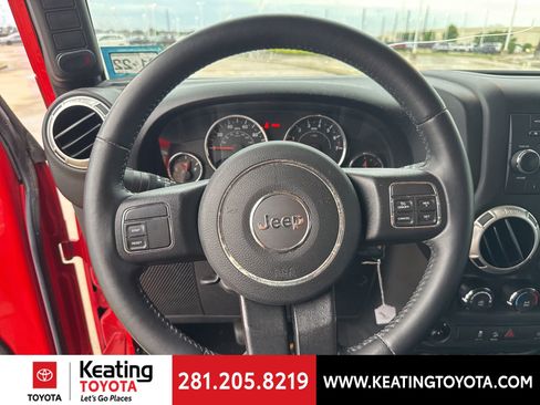 Used 2016 Jeep Wrangler Unlimited Rubicon AWD/4WD image 10