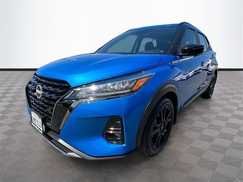 Used 2024 Nissan Kicks SR image 3