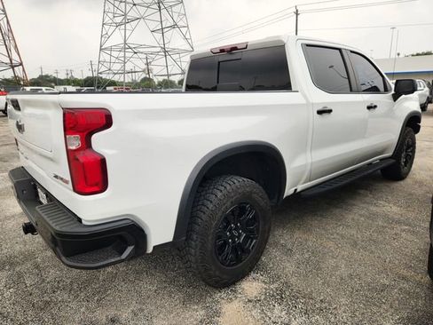 Used 2023 Chevrolet Silverado 1500 ZR2 w/ Technology Package AWD/4WD image 5