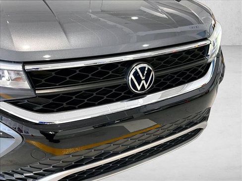 Used 2023 Volkswagen Taos SE FWD image 30