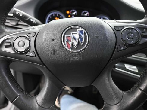 Used 2021 Buick Enclave Essence w/ Sport Touring Edition image 18