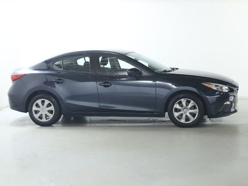 Used 2016 MAZDA MAZDA3 i Sport FWD image 11