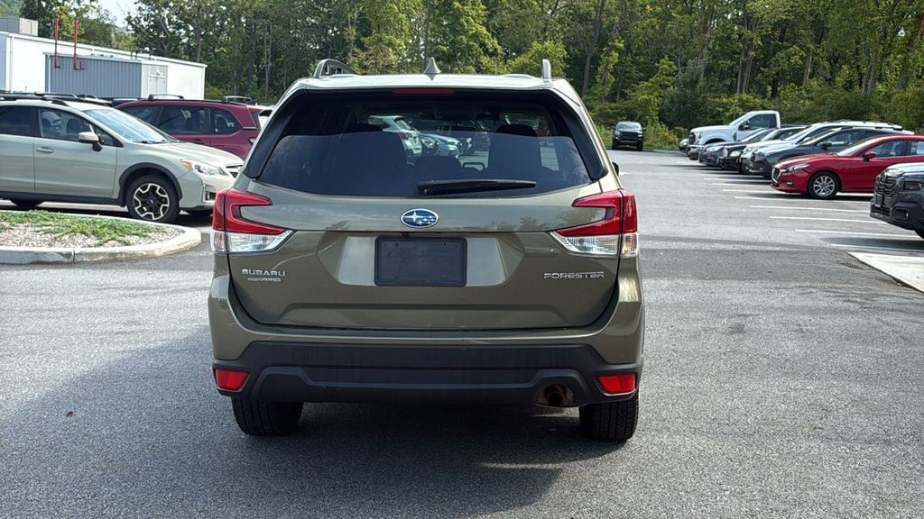Certified 2023 Subaru Forester Premium AWD/4WD image 5