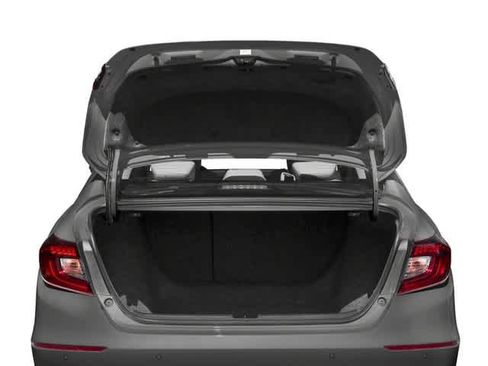 Used 2018 Honda Accord Touring image 12