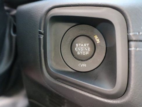 Used 2025 Jeep Wrangler Unlimited Sahara image 20