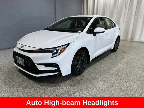 Certified 2023 Toyota Corolla SE w/ Carpet Mat Package (TMS) FWD image 4