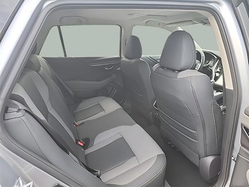 Used 2025 Subaru Outback Onyx Edition image 17