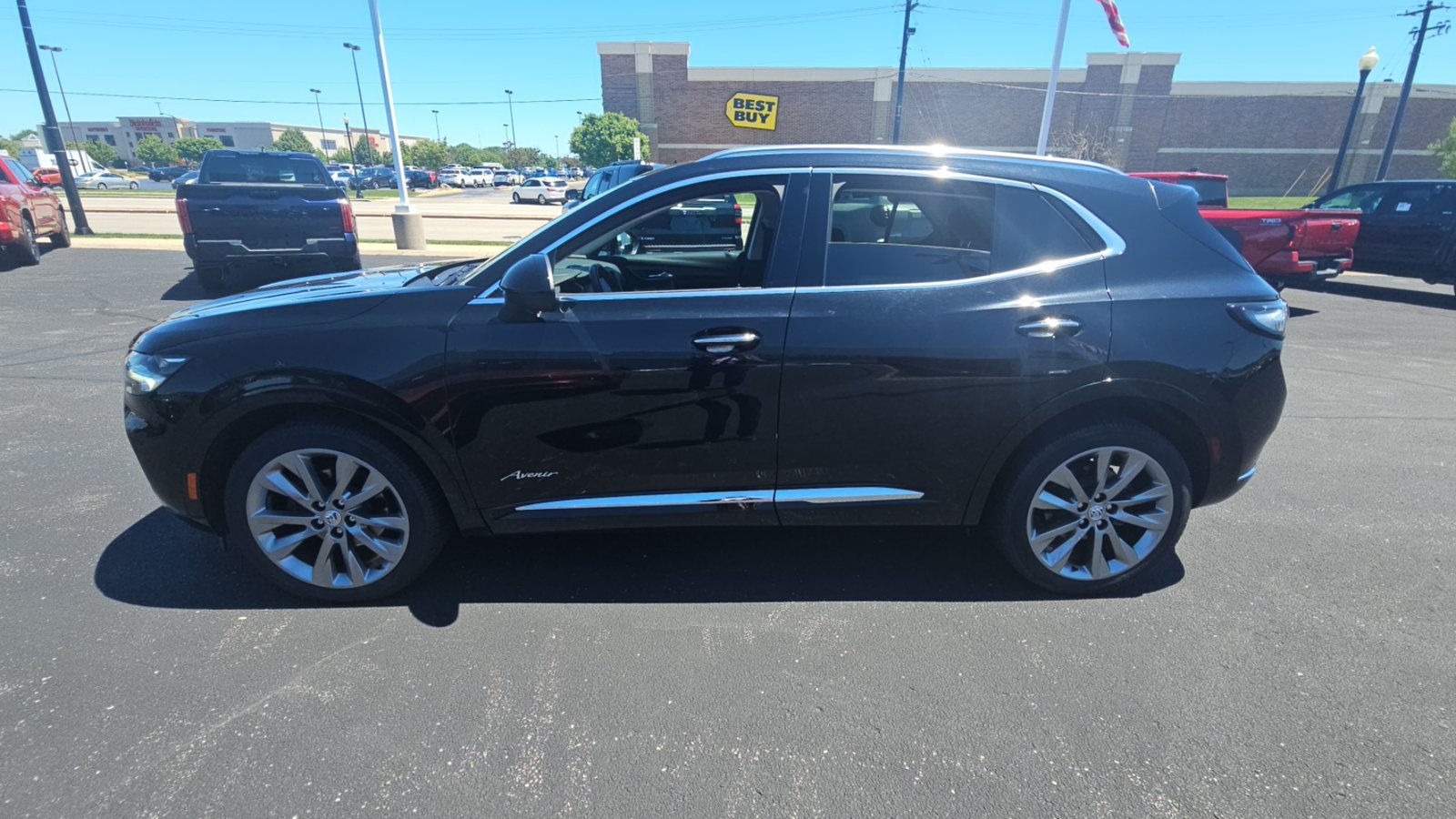 Used 2023 Buick Envision Avenir AWD/4WD image 6