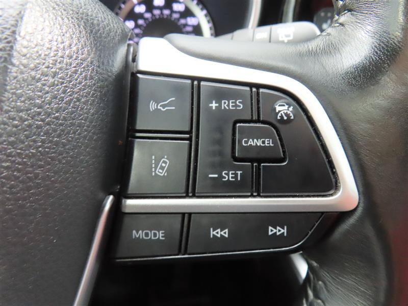 Used 2024 Toyota Highlander XSE FWD image 20