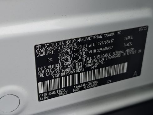 Used 2022 Toyota RAV4 LE image 29