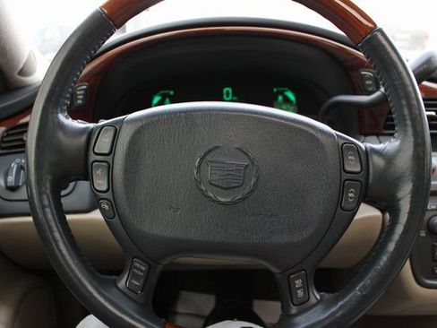 Used 2005 Cadillac De Ville w/ Limited Edition Package image 21