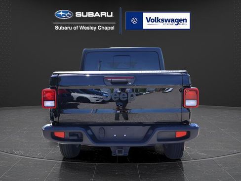 Used 2023 Jeep Gladiator Sport image 7