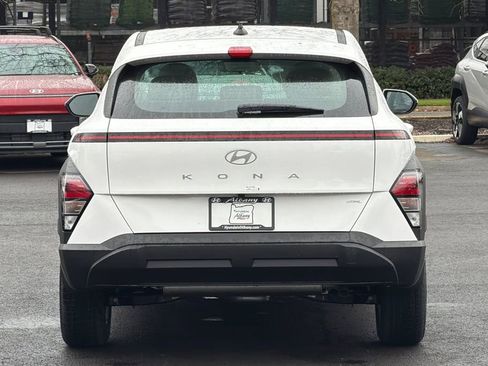 New 2026 Hyundai Kona SE image 6