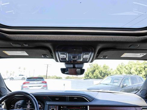 Used 2023 GMC Yukon XL Denali Ultimate AWD/4WD image 17