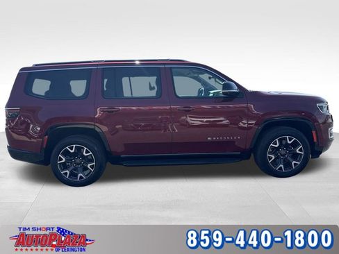 Used 2023 Jeep Wagoneer Series III w/ Convenience Group I AWD/4WD image 9