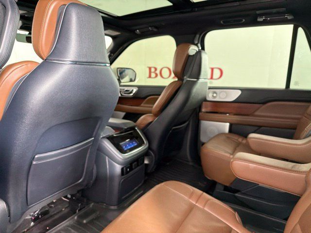 Used 2022 Lincoln Navigator L Reserve AWD/4WD image 28