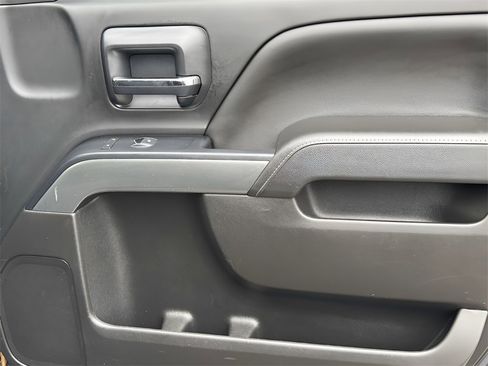 Used 2018 Chevrolet Silverado 1500 LT image 18