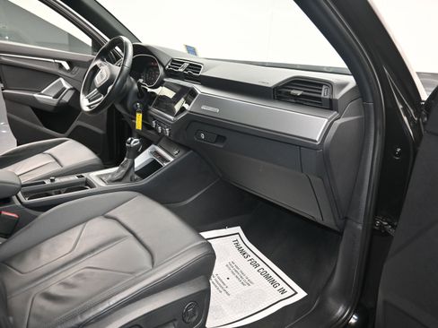 Used 2024 Audi Q3 2.0T Premium image 29