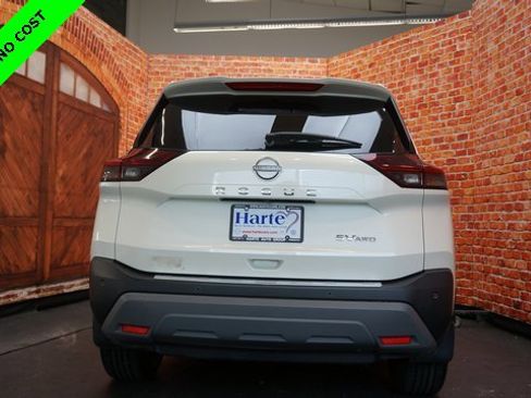 Used 2022 Nissan Rogue SV w/ SV Premium Package image 6